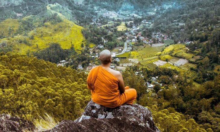 Posição: é preciso sentar no chão para meditar? - Momento